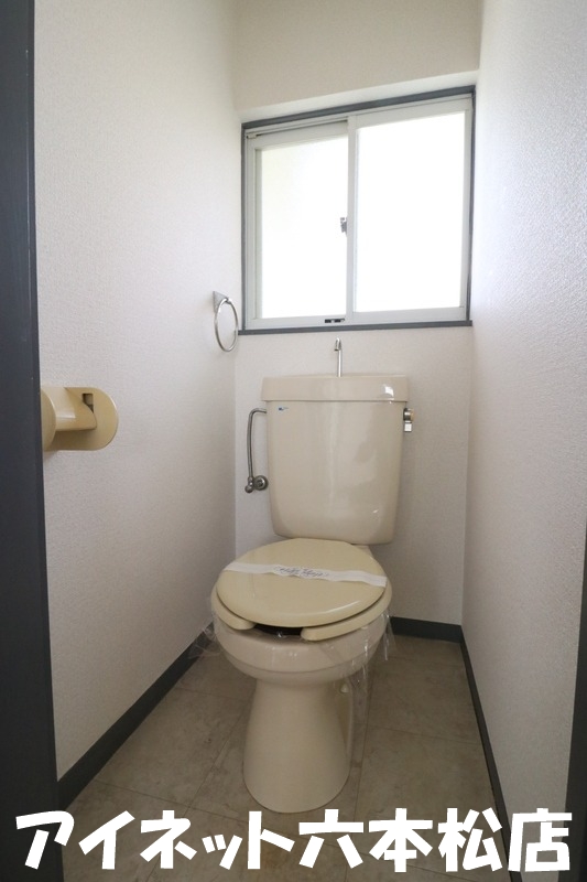 地下鉄七隈線 金山駅 徒歩15分 2階建 築31年のトイレ写真