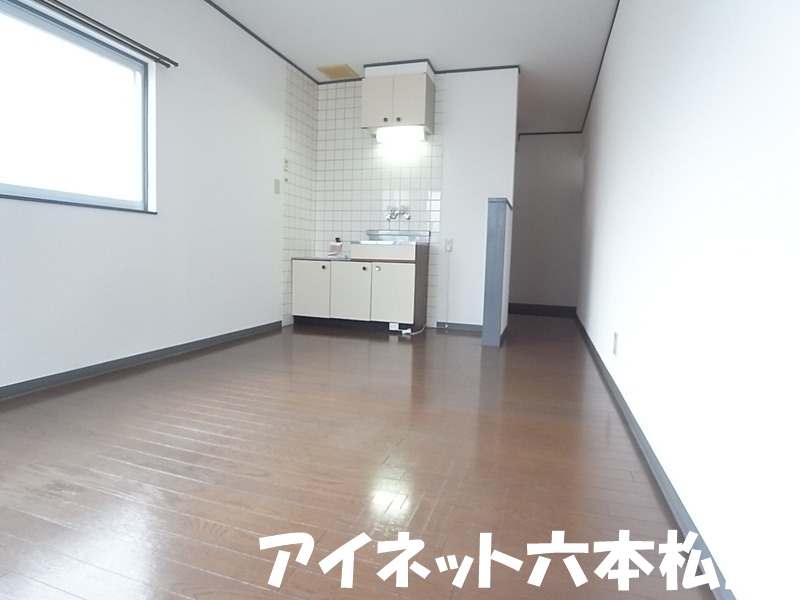 地下鉄七隈線 金山駅 徒歩15分 2階建 築31年の内装写真