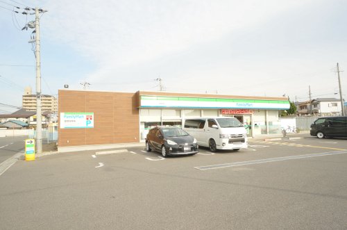 コンビニ　ファミリーマート貝塚澤店（コンビニ）まで410m