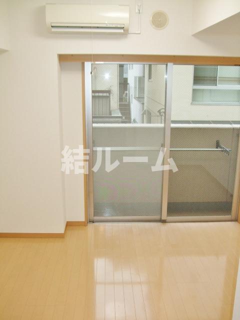 都営大江戸線 練馬駅 徒歩1分 8階建 築21年の居間写真