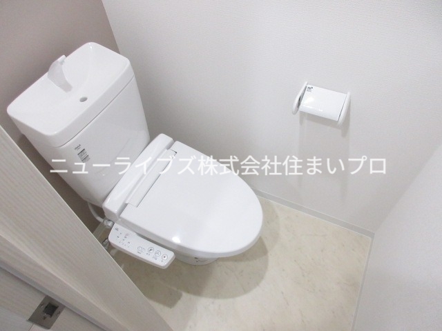 京阪本線 寝屋川市駅 徒歩6分 3階建 築1年のトイレ写真