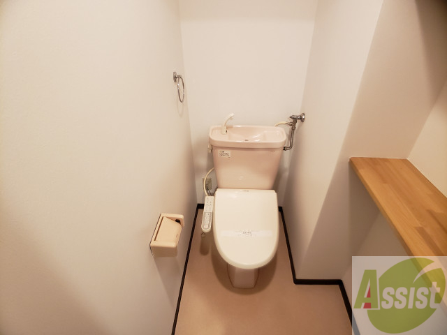 トイレ　トイレです。ウォシュレット付を探している方、おすすめです。