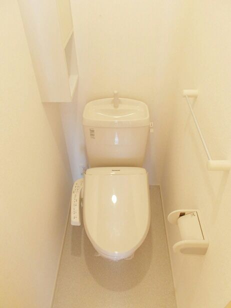 ＪＲ信越本線 茨目駅 徒歩7分 2階建 築15年のトイレ写真