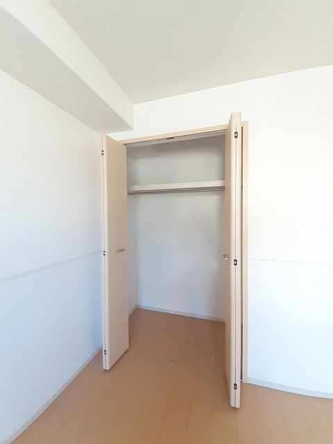 ＪＲ越後線 内野西が丘駅 徒歩17分 2階建 築13年の内装写真