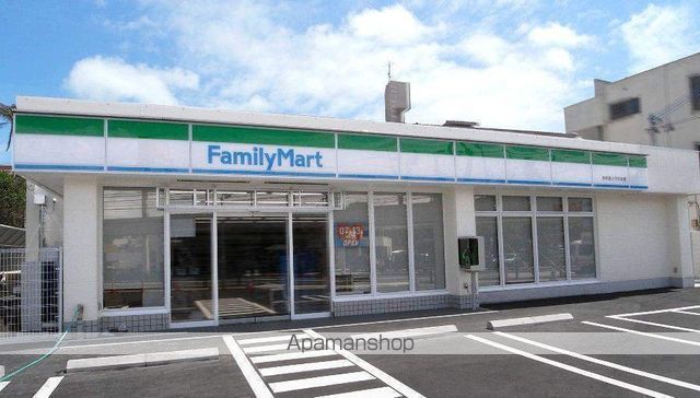 コンビニ　ファミリーマート（コンビニ）まで374m