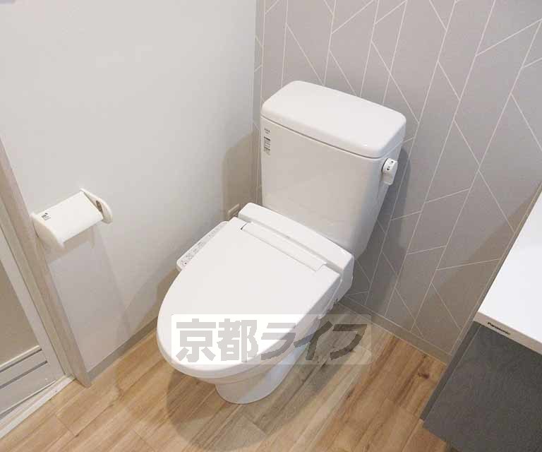 トイレ　ウォシュレット付きです。