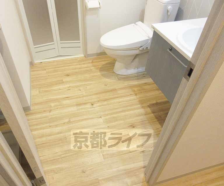 洗面設備　綺麗な洗面所です。