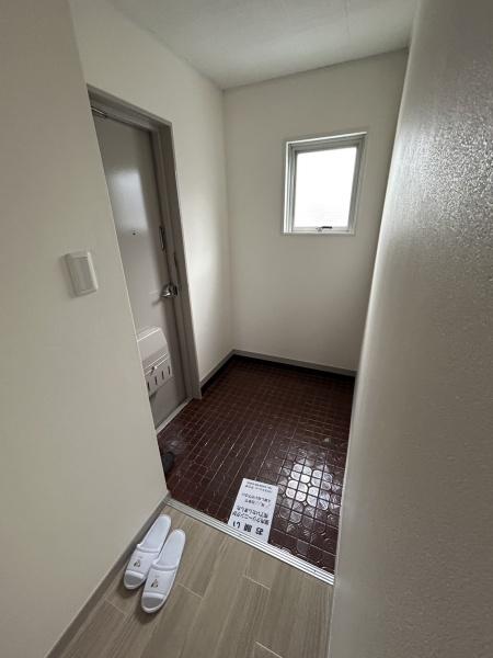 玄関　広々した玄関ホール