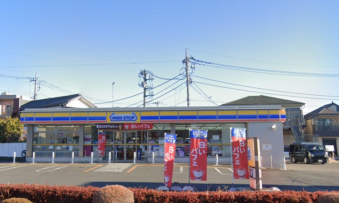 コンビニ　ミニストップ 昭島緑町3丁目店（コンビニ）まで590m