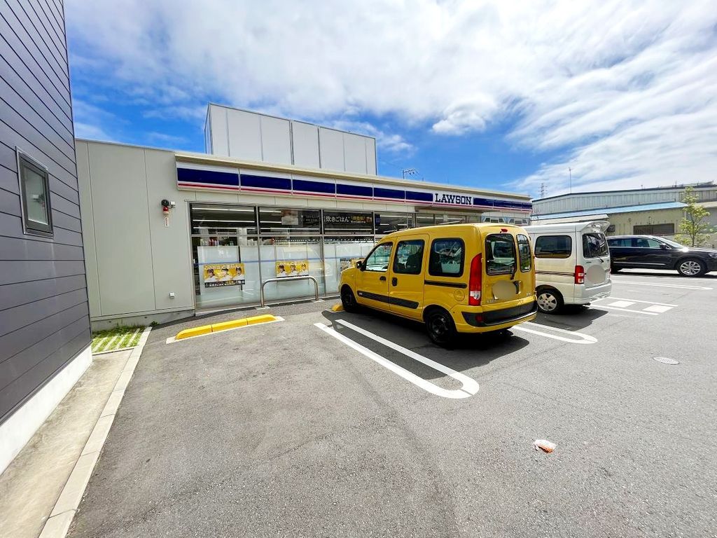 コンビニ　ローソン鎌倉富士見町駅前店（コンビニ）まで400m