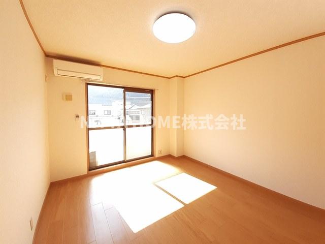 居室・リビング　洋室９帖のお部屋です♪