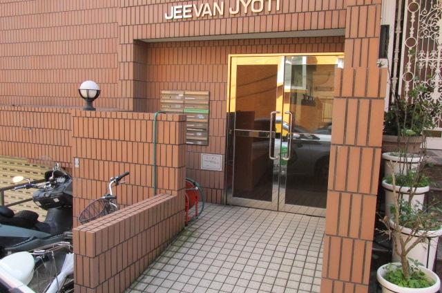 エントランス　マンション入り口です。