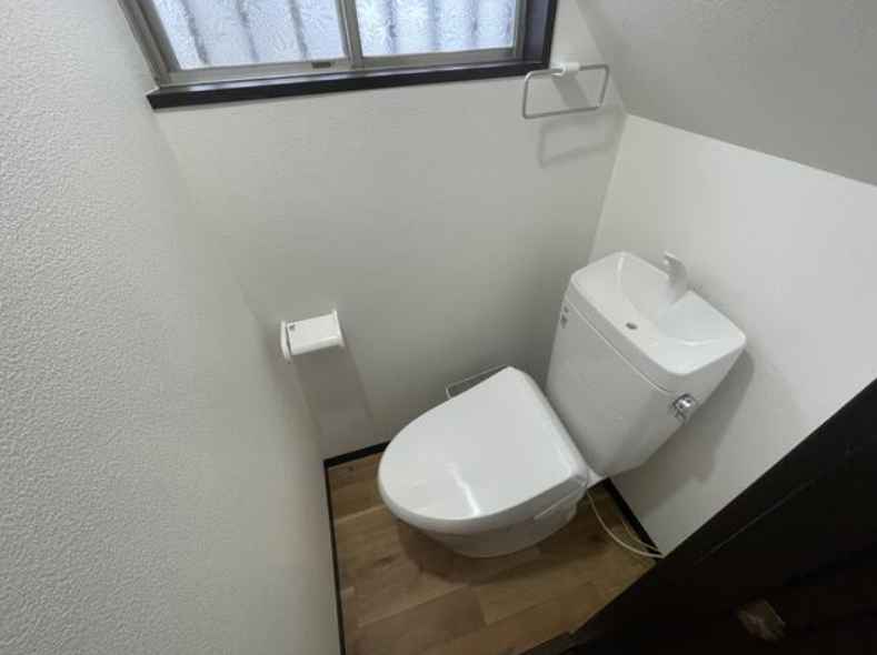 成田東3丁目戸建のトイレ写真