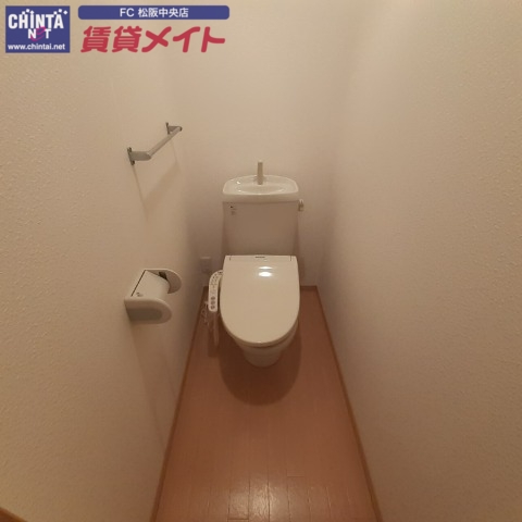 トイレ　同型参考写真