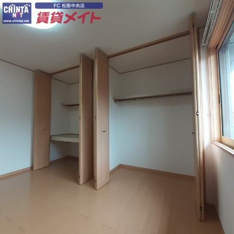 収納　同型参考写真