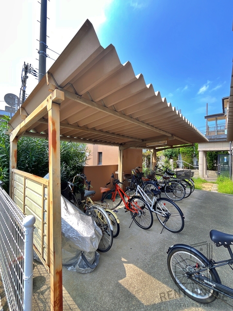 ＪＲ阪和線 北信太駅 徒歩8分 4階建 築31年の外観写真