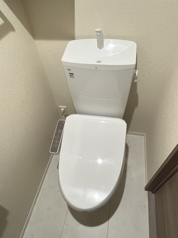 遠州鉄道 曳馬駅 徒歩22分 2階建 築1年のトイレ写真