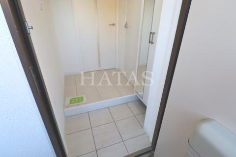 玄関　同物件別部屋です。