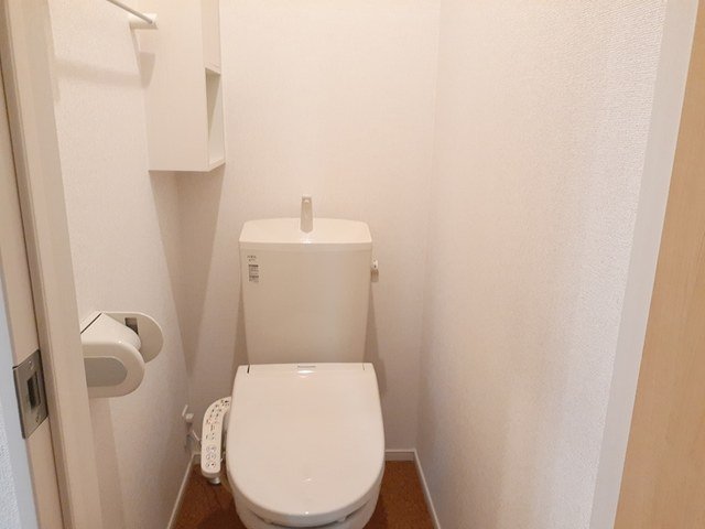 ＪＲ水郡線 常陸太田駅 徒歩12分 2階建 築11年のトイレ写真