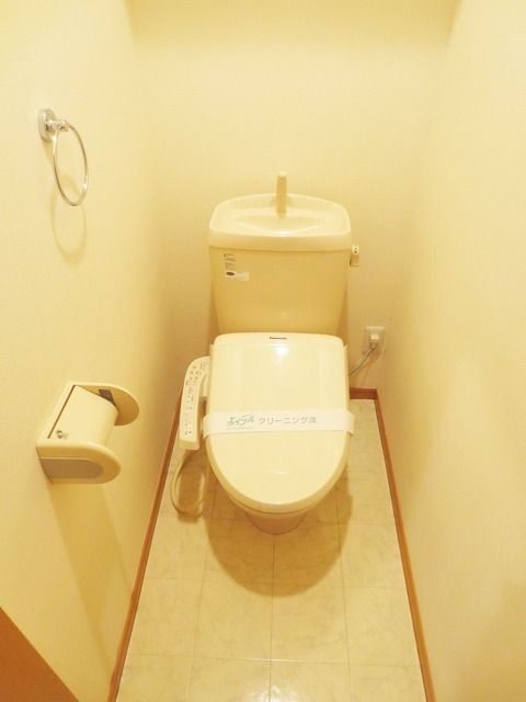 トイレ　★温水洗浄便座完備★