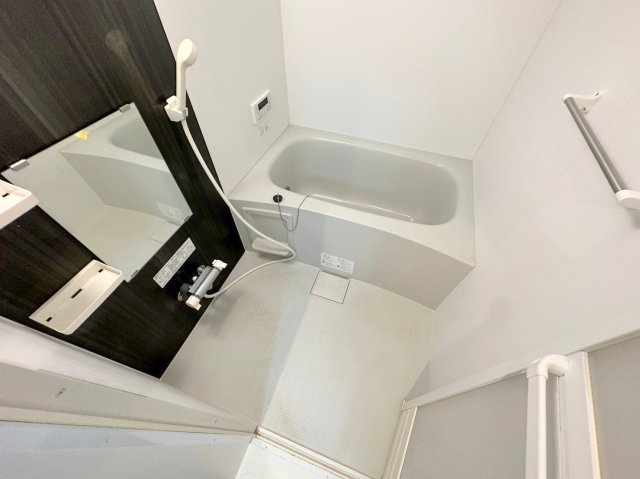 バス・シャワールーム　ゆったりと入るなら、お風呂とトイレとは別々が嬉しいですよね。