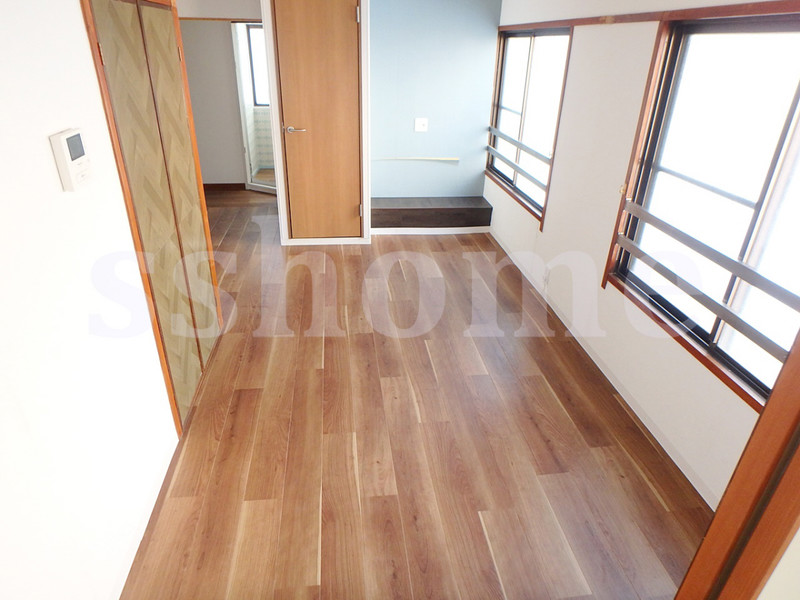 居室・リビング　明るいお部屋です☆