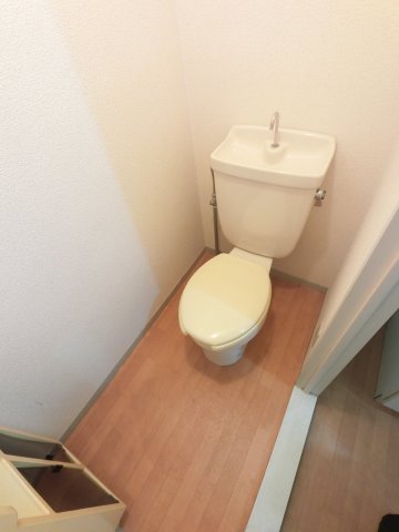 トイレ　※温水洗浄便座になります。