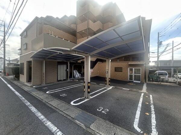駐車場　駐車場