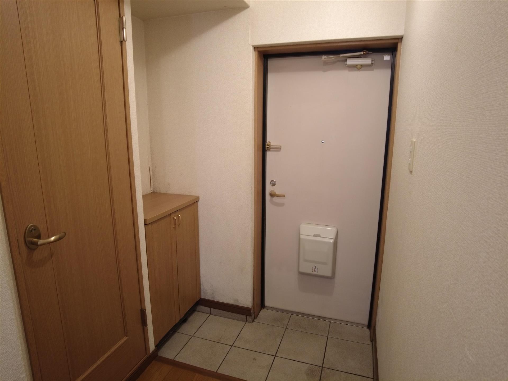 ローズバラマンションの玄関写真