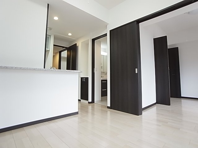 エステムコート神戸ハーバーランド前Vアクアの居間写真