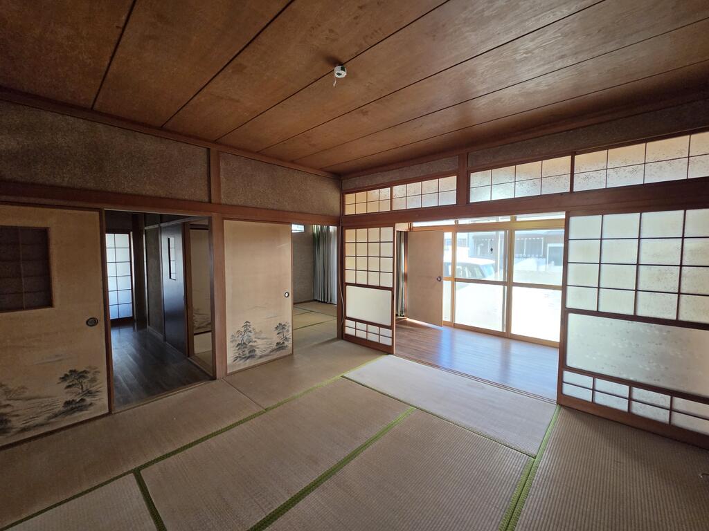 横水町5-12貸家の居間写真