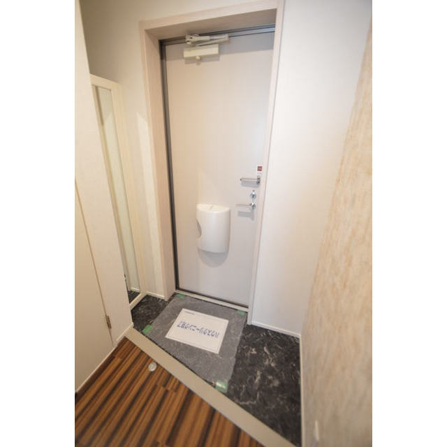 玄関　※現況優先　写真は同タイプ別部屋