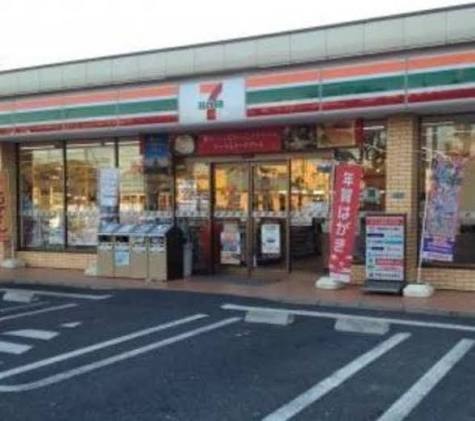 コンビニ　セブンイレブン（コンビニ）まで140m