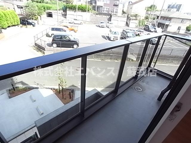 バルコニー　陽当たり良好なバルコニーです