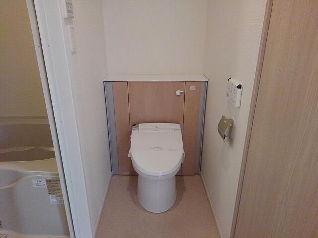 ＪＲ中央線 国分寺駅 徒歩15分 2階建 築12年のトイレ写真