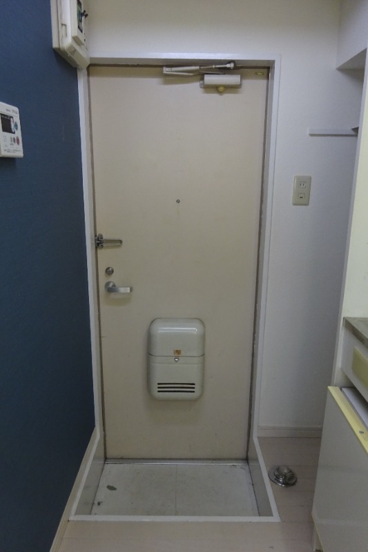 玄関　＊別号室の写真になります。