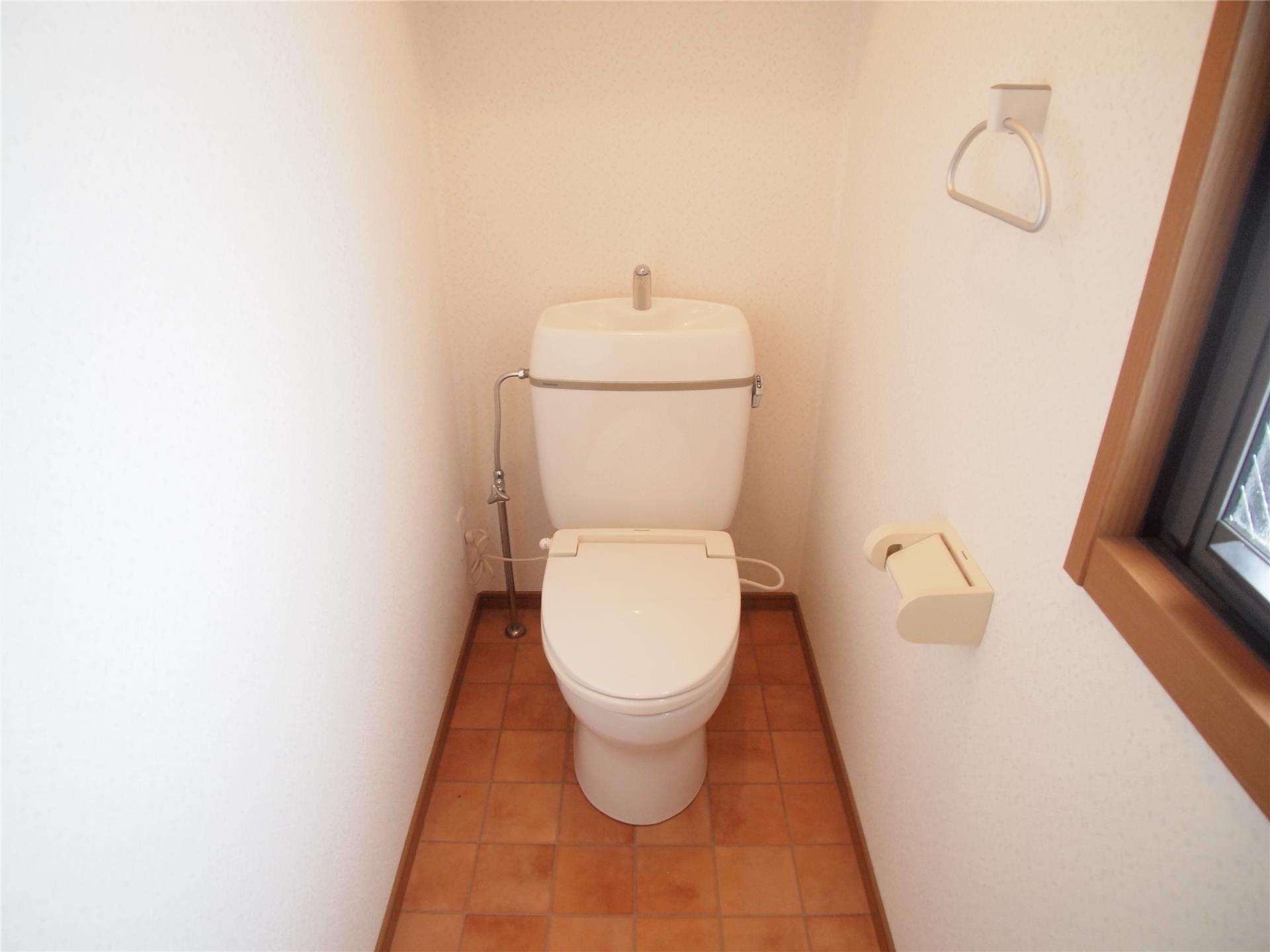 トイレ　※写真は同タイプのお部屋です。