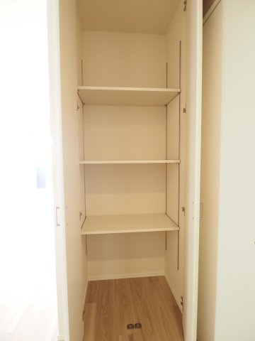 収納　お荷物の仕分けもしやすいタイプです！