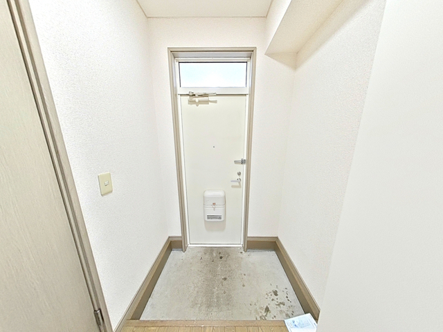 玄関　＊別号室参考写真＊