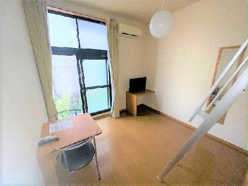 居室・リビング　1階タイプのお部屋です。