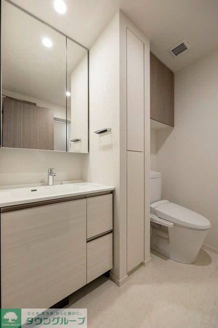 洗面設備　※写真は同タイプ住戸です。