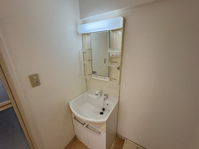 洗面設備　使いやすい洗面所です