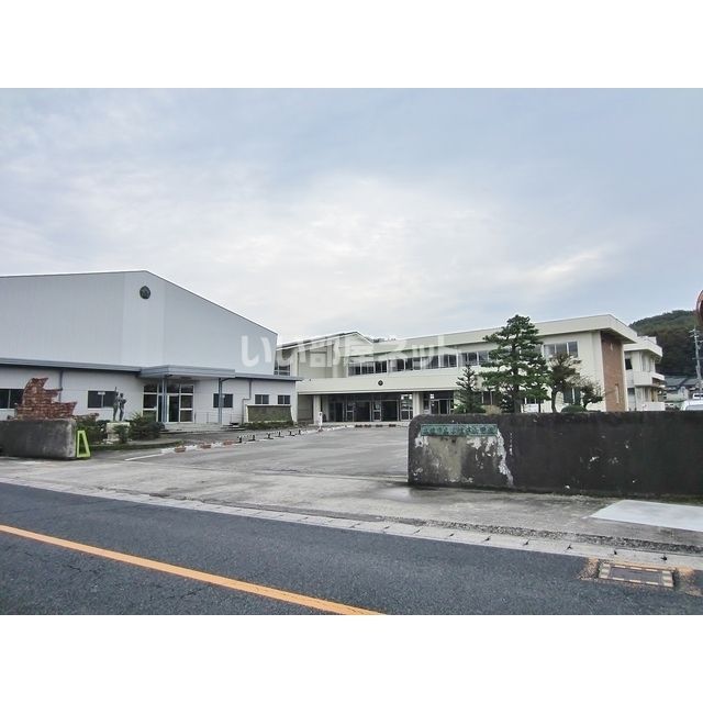 小学校　土岐津小学校（小学校）まで579m