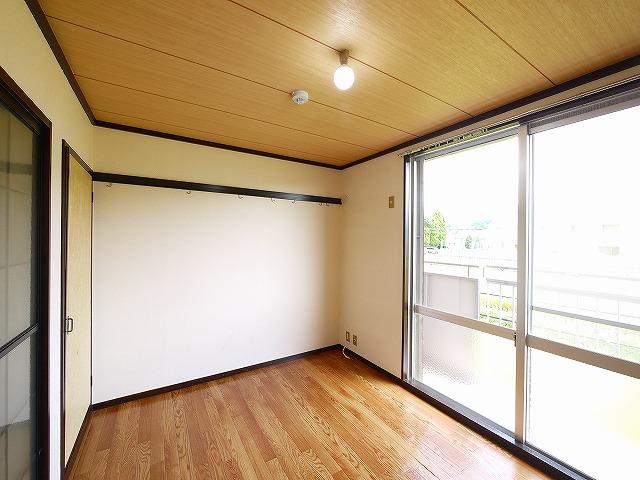 乙木ハイツAの居間写真