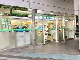 コンビニ　ファミリーマート護国寺駅前店（コンビニ）まで174m