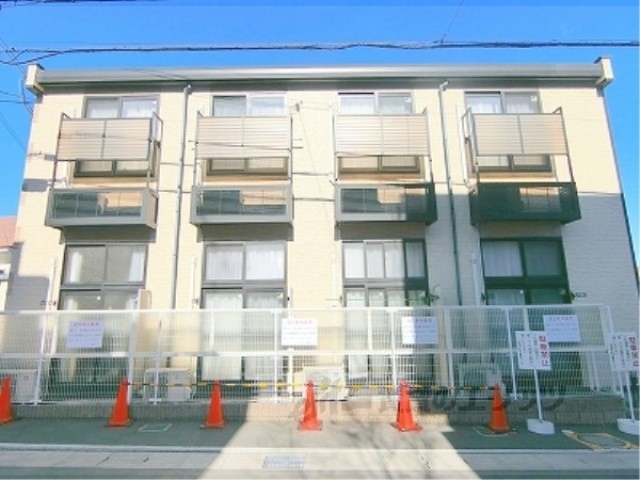 【大津市富士見台のアパートの建物外観】
