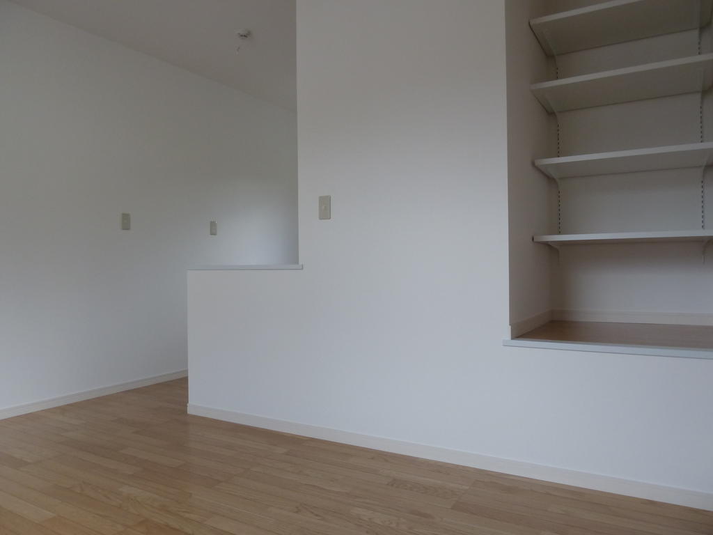 その他部屋・スペース　可動式収納がついています