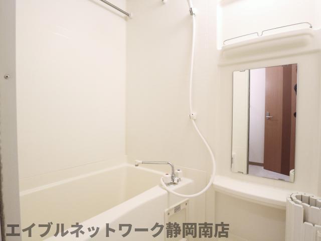 バス・シャワールーム　きれいなお風呂です