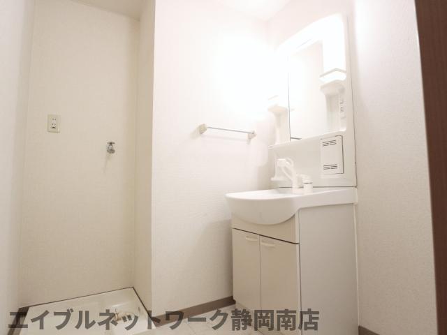 洗面設備　使いやすい洗面所です