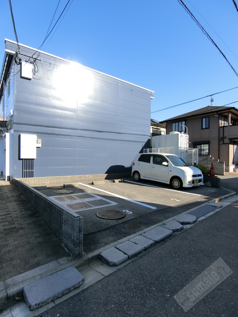 【和歌山市中のアパートの駐車場】